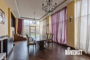 Дом 500м², 2-этажный, участок 24 сот.  