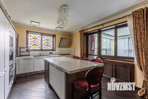 Дом 500м², 2-этажный, участок 24 сот.  