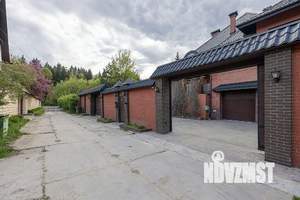 Дача 382м², 3-этажный, участок 15 сот.  