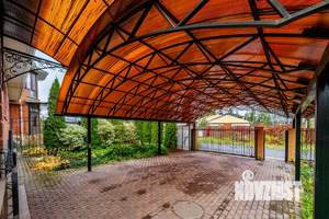 Таунхаус 310м&sup2;, 3-этажный, участок 6 сот.  