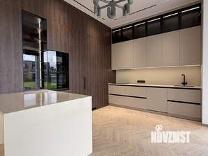 Дом 395м&sup2;, 2-этажный, участок 11 сот.  