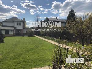 Дом 388м&sup2;, 3-этажный, участок 30 сот.  