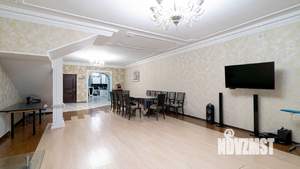 Дом 300м², 3-этажный, участок 7 сот.  