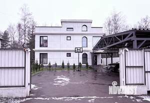 Коттедж 277м², 3-этажный, участок 8 сот.  