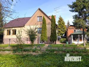 Дом 239м&sup2;, 3-этажный, участок 10 сот.  