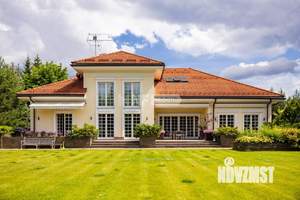 Дом 1000м², 3-этажный, участок 260 сот.  