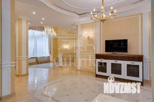 Дом 700м², 3-этажный, участок 36 сот.  