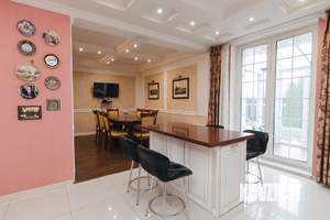 Дом 637м&sup2;, 4-этажный, участок 12 сот.  