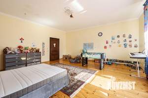 Дом 380м², 3-этажный, участок 6 сот.  