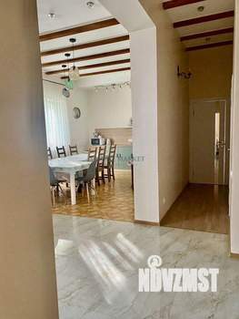 Дом 200м&sup2;, 2-этажный, участок 5 сот.  