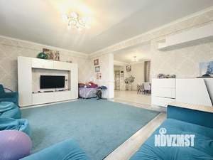 Дом 336м², 3-этажный, участок 15 сот.  