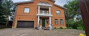 Дом 445м², 3-этажный, участок 15 сот.  