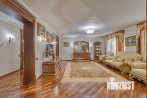 Дом 640м², 4-этажный, участок 36 сот.  