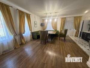 Коттедж 200м², 3-этажный, участок 3 сот.  
