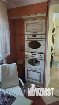 Дом 305м², 2-этажный, участок 18 сот.  
