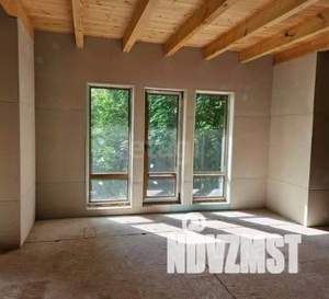 Дом 185м², 2-этажный, участок 6 сот.  