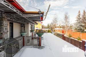 Дом 1370м&sup2;, 3-этажный, участок 1370 сот.  