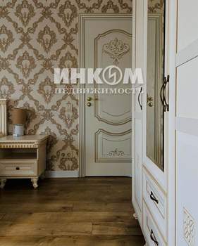 Дом 244м², 3-этажный, участок 6 сот.  
