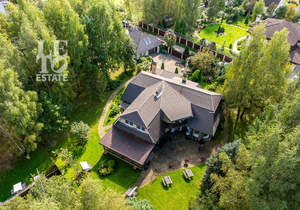 Дом 406м², 2-этажный, участок 35 сот.  