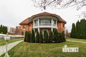 Дом 815м², 3-этажный, участок 13 сот.  