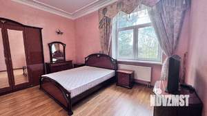Коттедж 445м², 3-этажный, участок 15 сот.  
