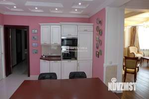 Дом 650м&sup2;, 3-этажный, участок 12 сот.  