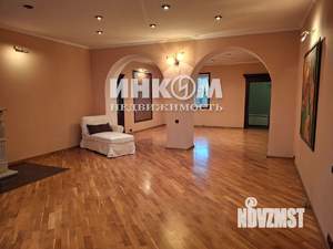 Дом 388м&sup2;, 3-этажный, участок 30 сот.  