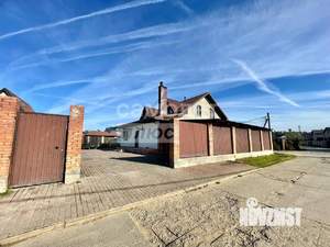 Коттедж 240м&sup2;, 2-этажный, участок 8 сот.  