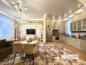 Таунхаус 281м², 3-этажный, участок 3 сот.  