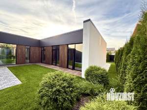 Дом 460м&sup2;, 1-этажный, участок 15 сот.  