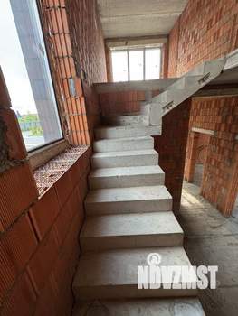 Коттедж 200м², 2-этажный, участок 6 сот.  