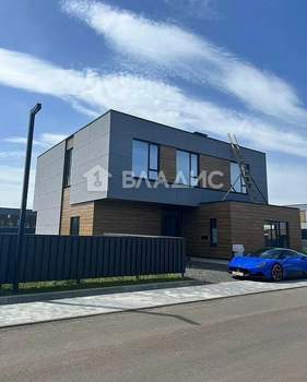 Дом 320м², 2-этажный, участок 18 сот.  