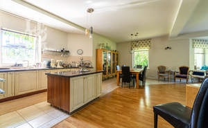 Дом 406м², 2-этажный, участок 35 сот.  