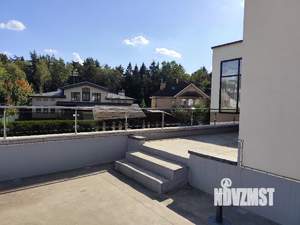 Дом 728м&sup2;, 3-этажный, участок 9 сот.  