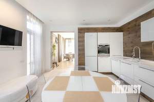 Дом 400м², 2-этажный, участок 10 сот.  
