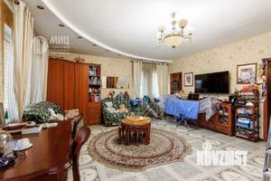 Дом 301м², 3-этажный, участок 9 сот.  