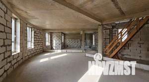 Таунхаус 250м², 3-этажный, участок 1 сот.  