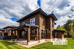 Дом 273м², 2-этажный, участок 9 сот.  