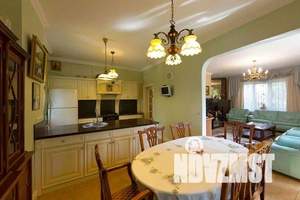 Дом 400м², 3-этажный, участок 50 сот.  