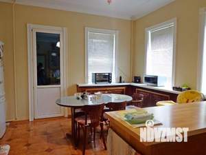 Дом 406м&sup2;, 3-этажный, участок 20 сот.  