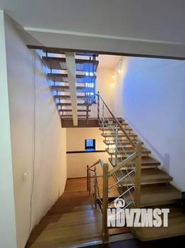 Коттедж 480м&sup2;, 3-этажный, участок 15 сот.  