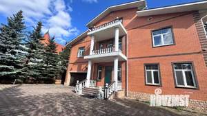 Коттедж 445м², 3-этажный, участок 15 сот.  