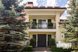 Коттедж 480м², 3-этажный, участок 60 сот.  
