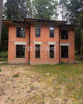 Дом 240м², 2-этажный, участок 15 сот.  