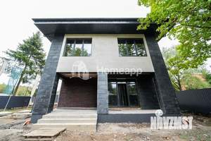 Дом 225м², 2-этажный, участок 6 сот.  