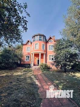 Дом 489м&sup2;, 3-этажный, участок 10 сот.  