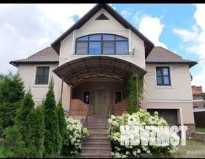 Коттедж 300м², 3-этажный, участок 12 сот.  