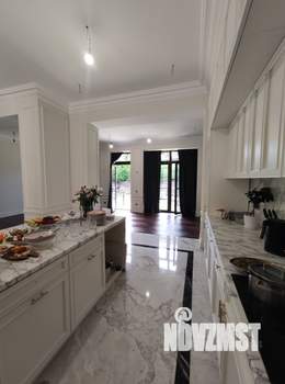 Таунхаус 330м², 2-этажный, участок 5 сот.  