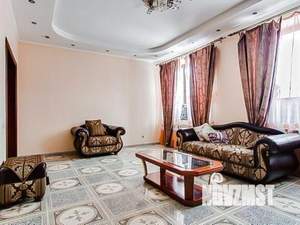 Дом 390м², 3-этажный, участок 7 сот.  