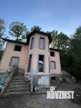 Дом 258м&sup2;, 3-этажный, участок 5 сот.  